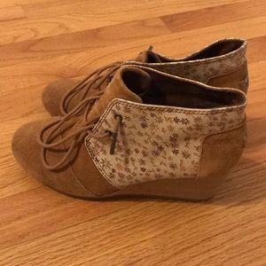Toms wedge booties- brown suede